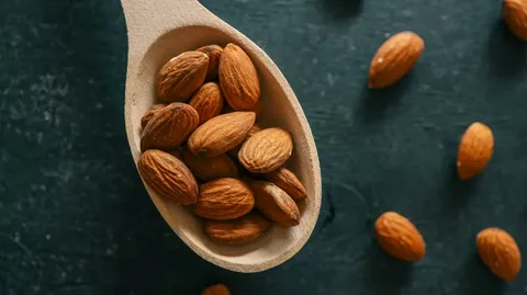 فروش بادام درختی